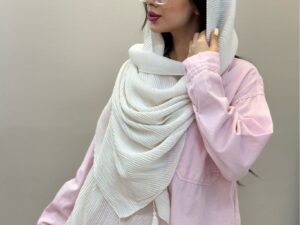 شال پلیسه سفید