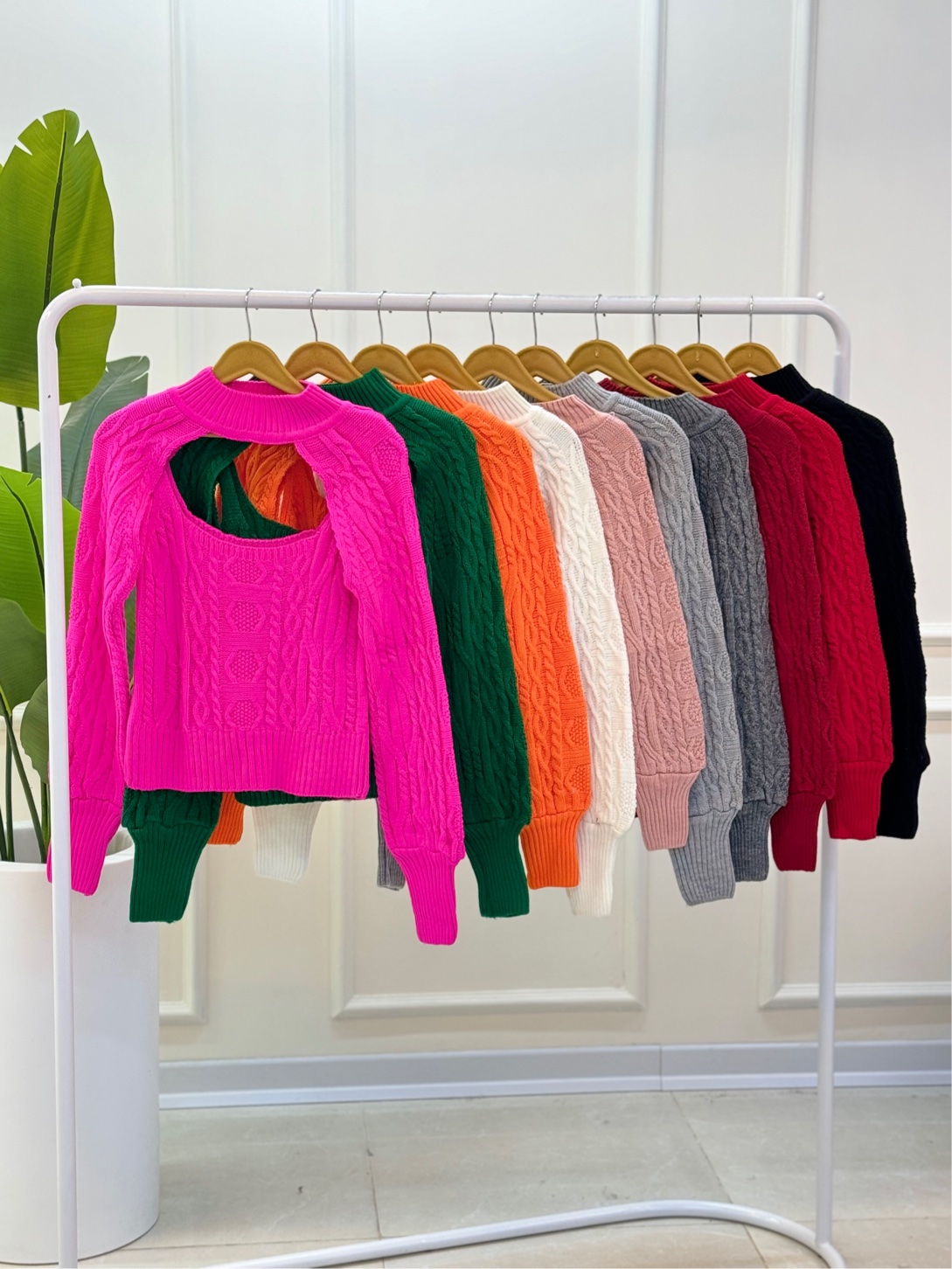 99193520-B2C6-4799-8DBE-A82E50FF7B33 بافت و رویه ملینا - Image 1