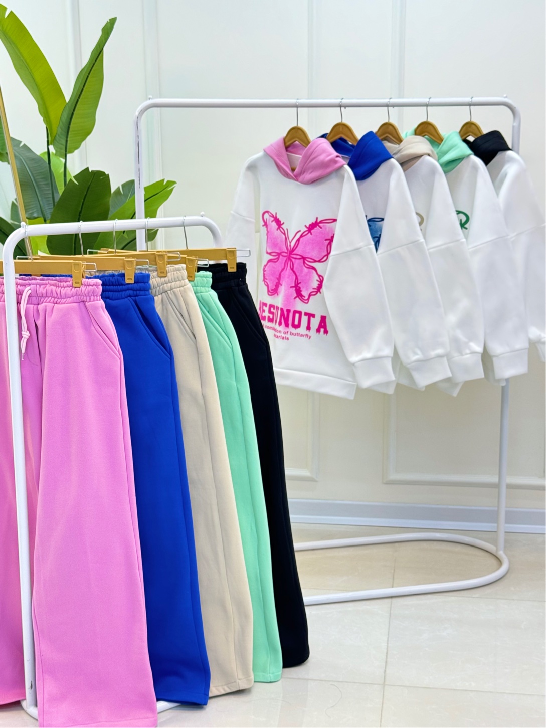 D42D6740-E062-4518-A36D-F3C974A5B2D3 هودی شلوار پروانه - Image 1