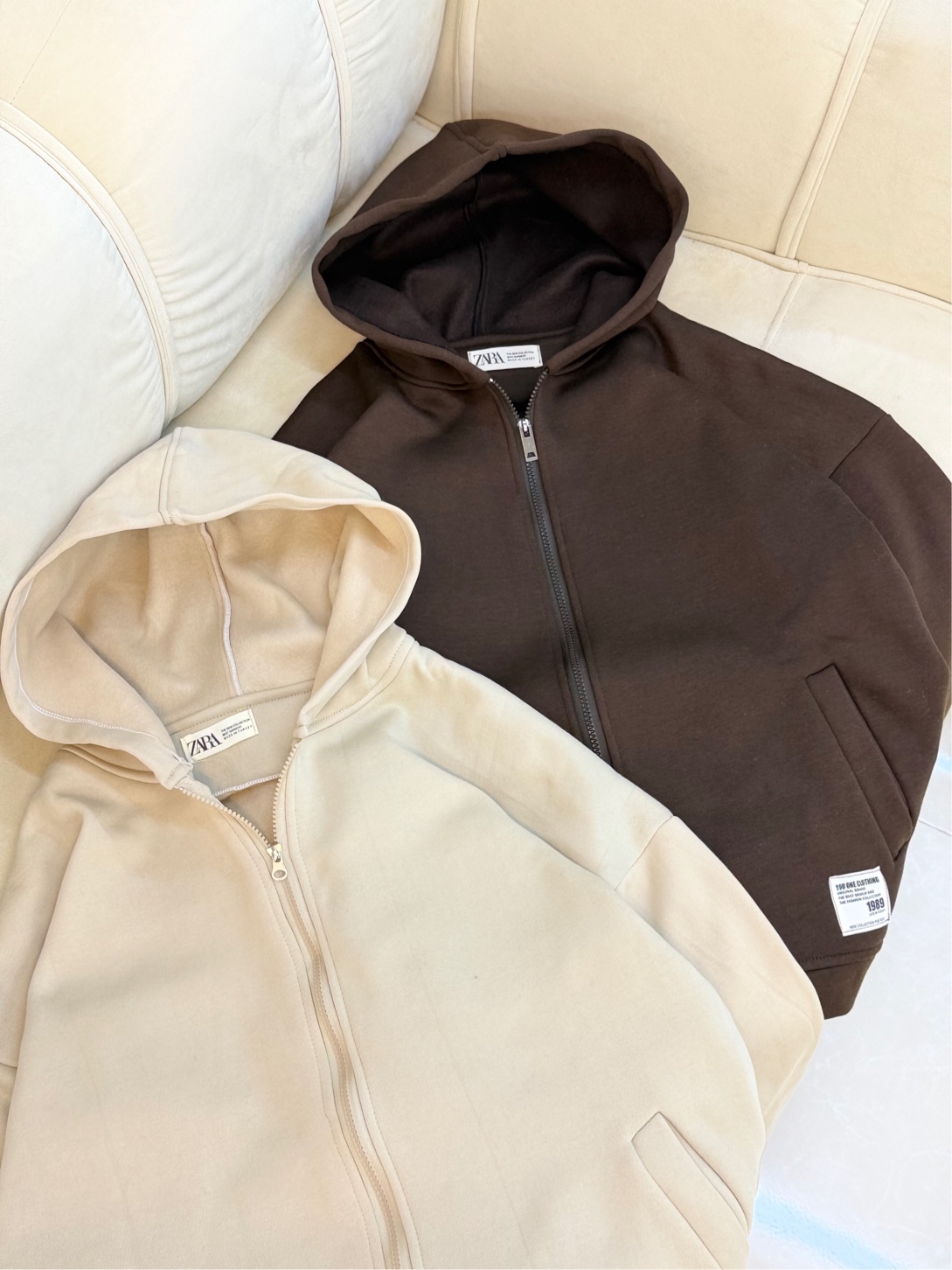 B91C17D8-4694-4106-8497-066619C0F118 سویشرت 1989 - Image 1