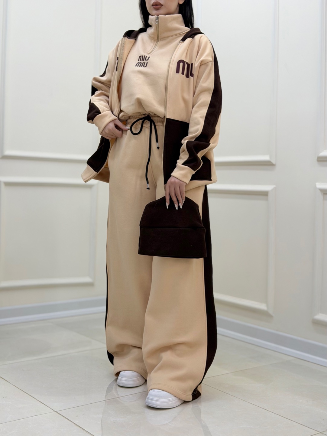 1E90EFD3-2CF6-4BC7-9D4D-8BAEE52344C4 4 تیکه وست MIU MIU - Image 1