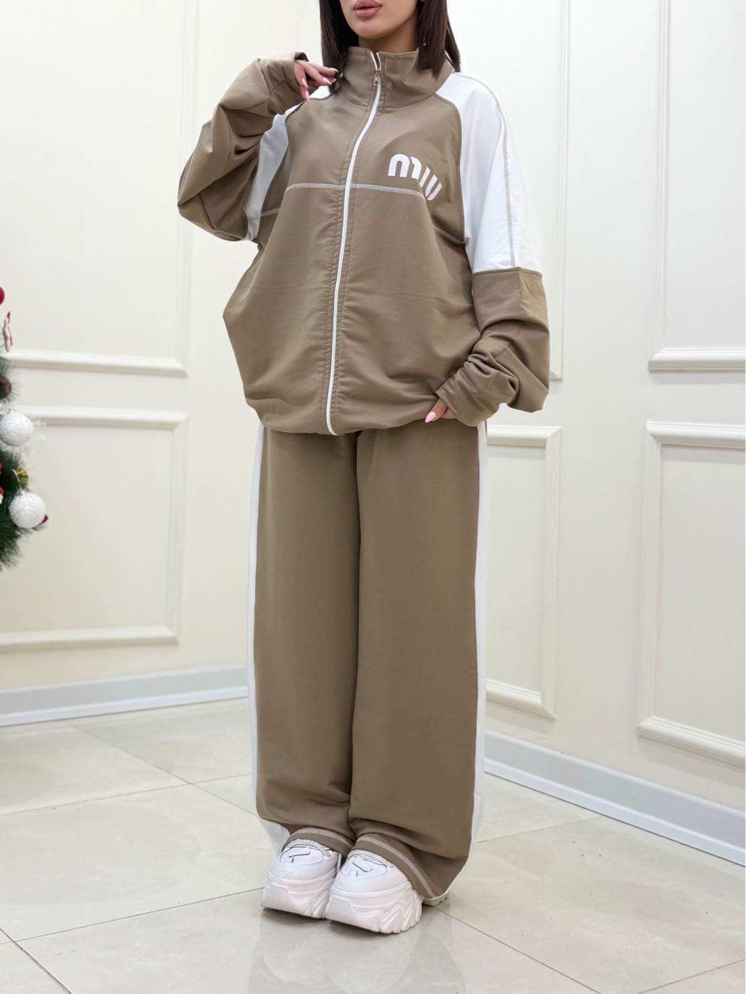 4E6D4B67-33C0-4297-9F2D-13A404B9BE6D ست (MIU MIU (B - Image 1